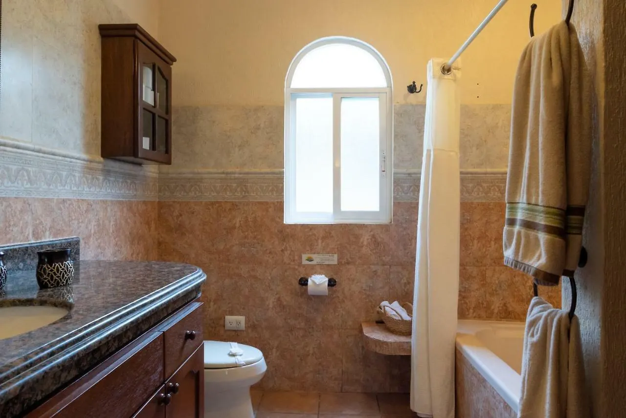 Casa Cascada - 3 Bdrm House For 6, Close To The Beach Playa del Carmen Casa vacanze