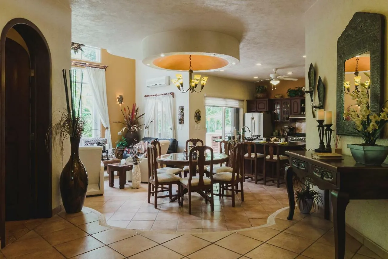Casa Cascada - 3 Bdrm House For 6, Close To The Beach Playa del Carmen Сasa de vacaciones